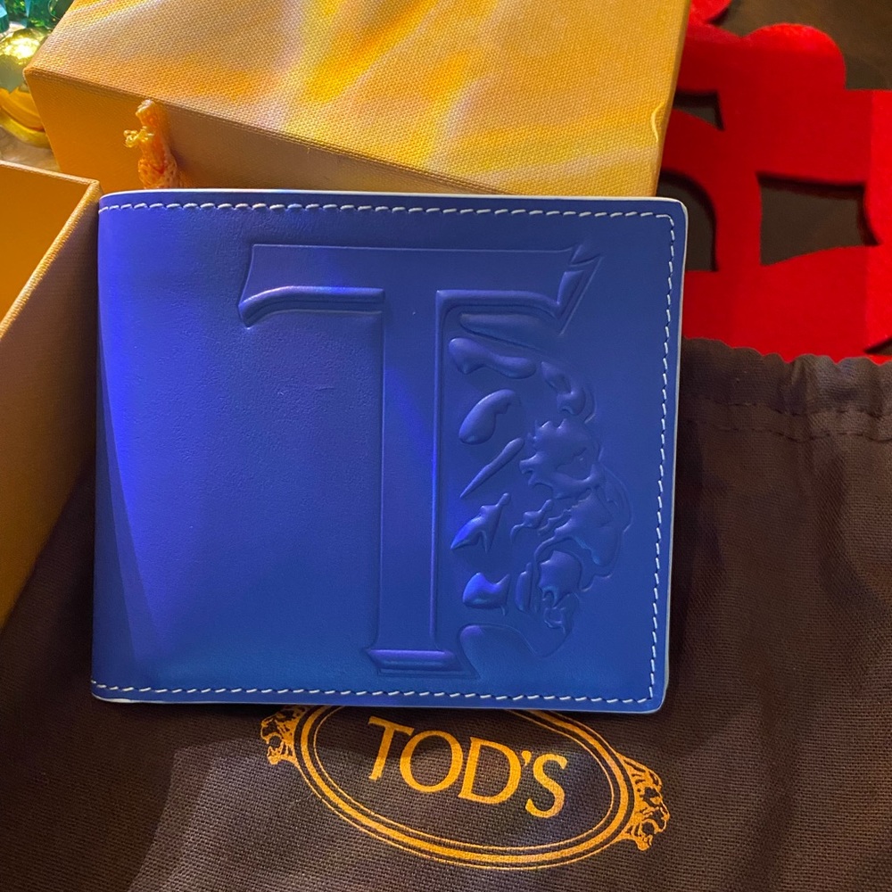 Tod’s Bi-Fold Ladies Wallet